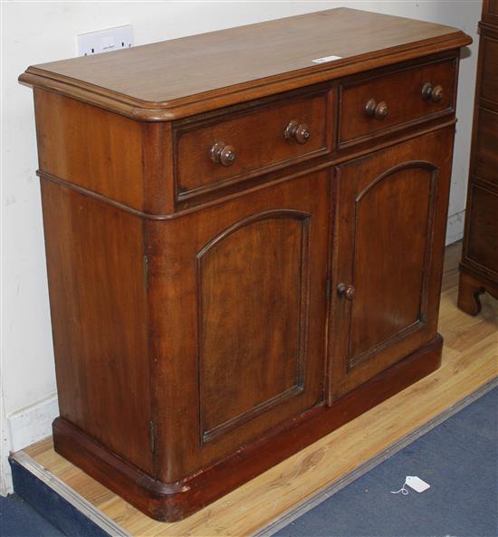A Victorian mahogany side cabinet, W.100cm D.40cm H.89cm